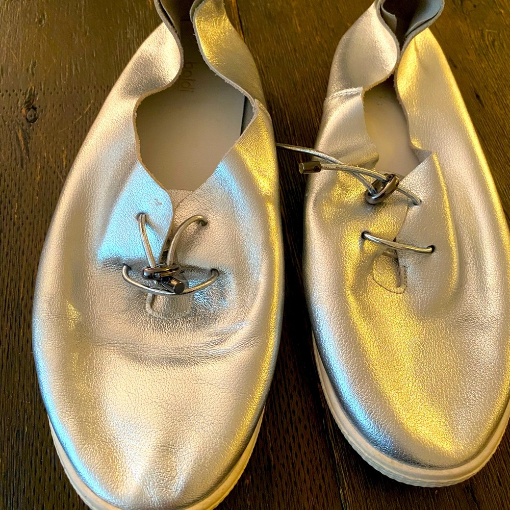 baldi brand silver flats with rubber bottom